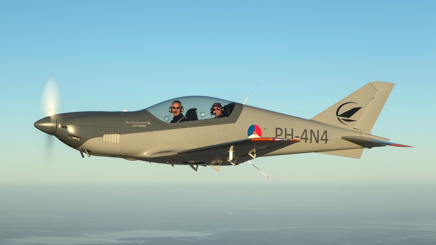 How much does Blackshape flying lesson in Lelystad cost?