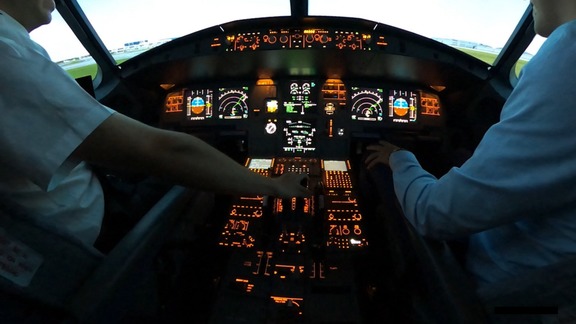 Airbus A320 full-motion simulator 