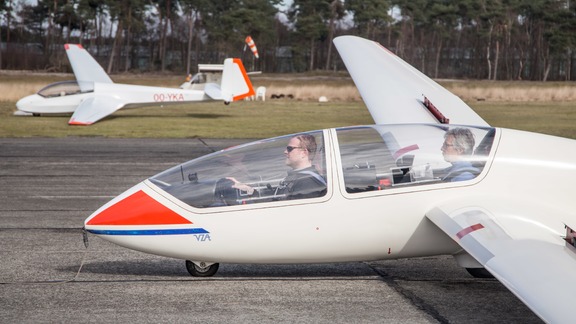 Glider flying tow start