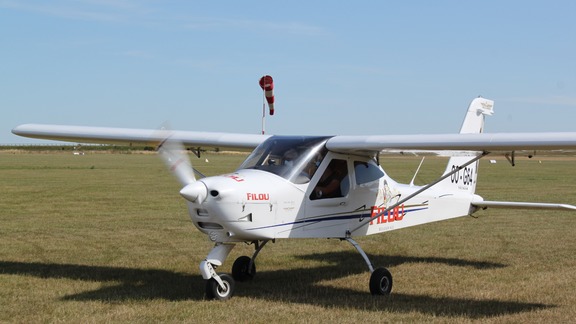 Basic flying lesson Ursel