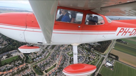 Cessna flying lesson Den Helder