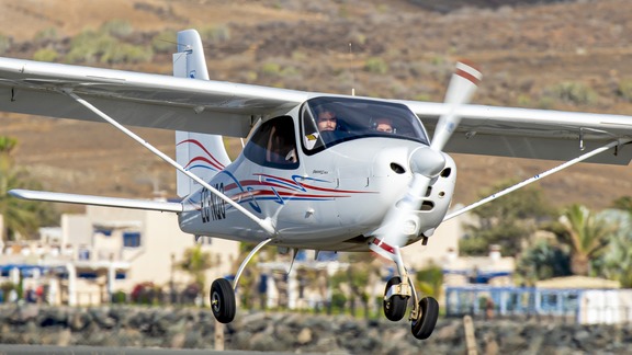 Basic flying lesson Tenerife