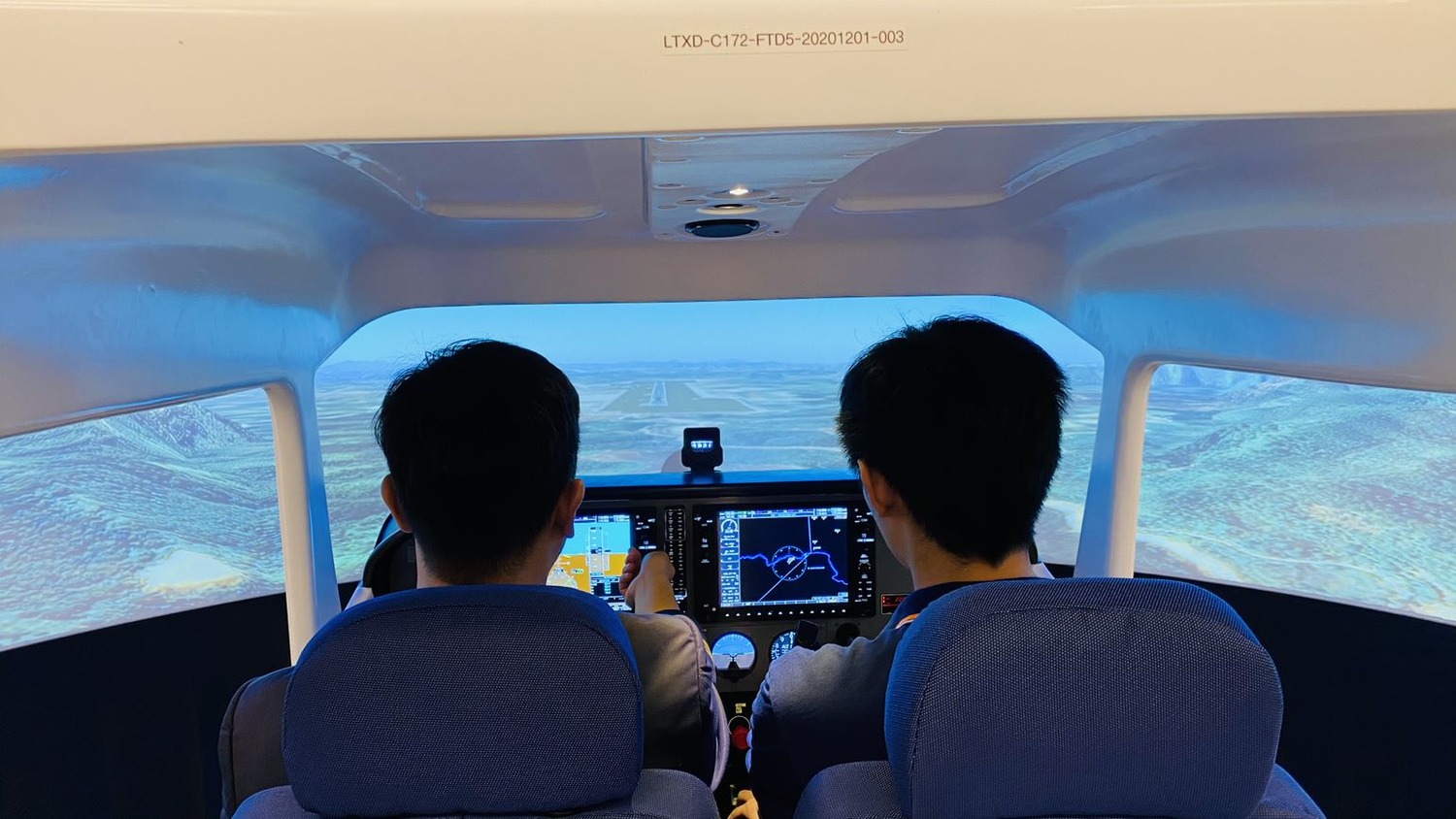 How much does Flight simulator without instructor in Hoofddorp cost?