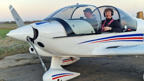 Aerobatics flying lesson Deenethorpe