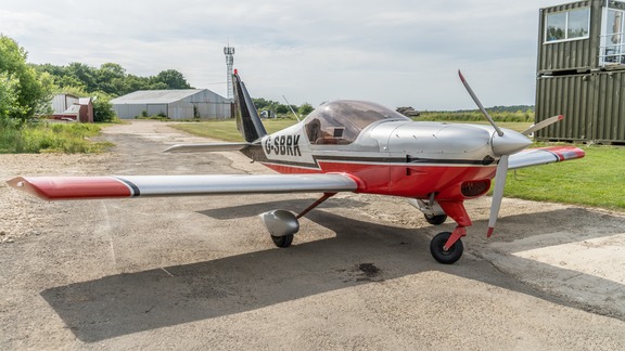 Basic flying lesson Deenethorpe