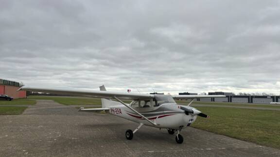 Cessna vliegles Breda